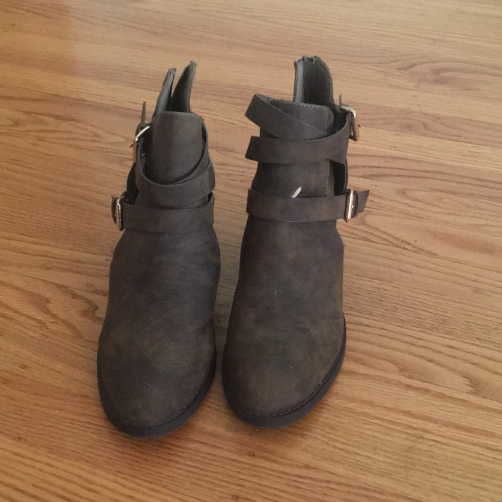 High Heeled Boots